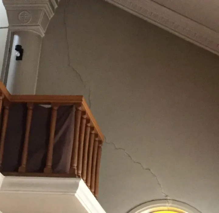 Internal crack at an Orthodox cathedral