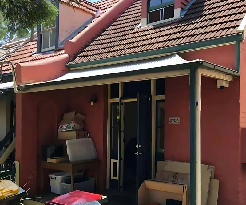 Sydney Inner West heritage terrace with shallow brick footings showing wall cracks