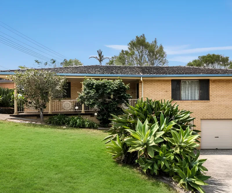Sydney Northern Beaches home on reactive clay soil showing foundation subsidence