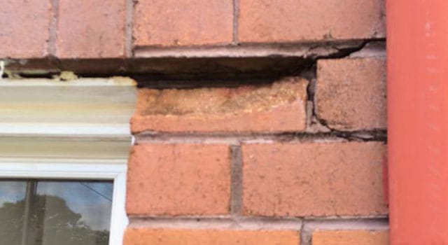 Arch failure on window