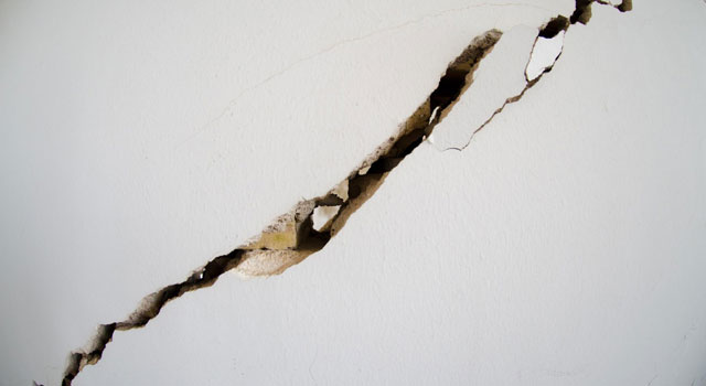 Wall crack