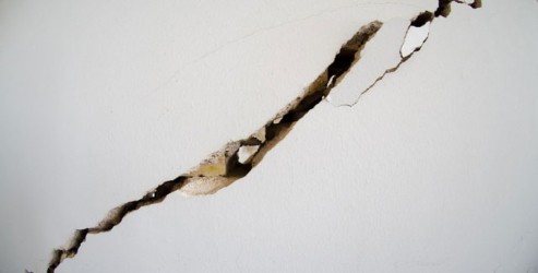 Wall cracks when buying a home